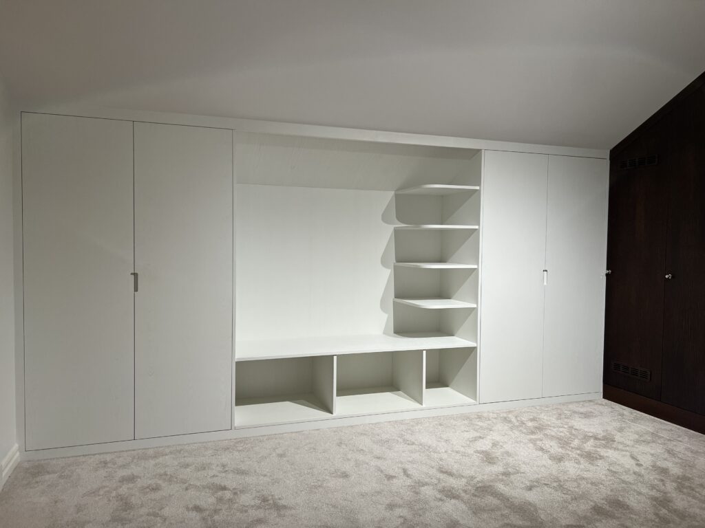 Vit Garderobe i Stockholm